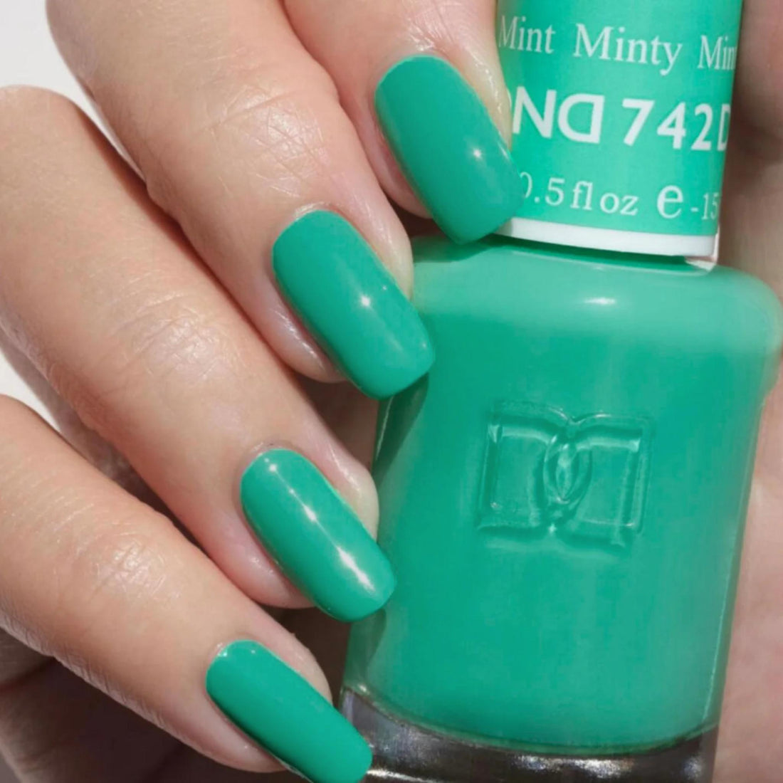 DND 742 Minty Mint