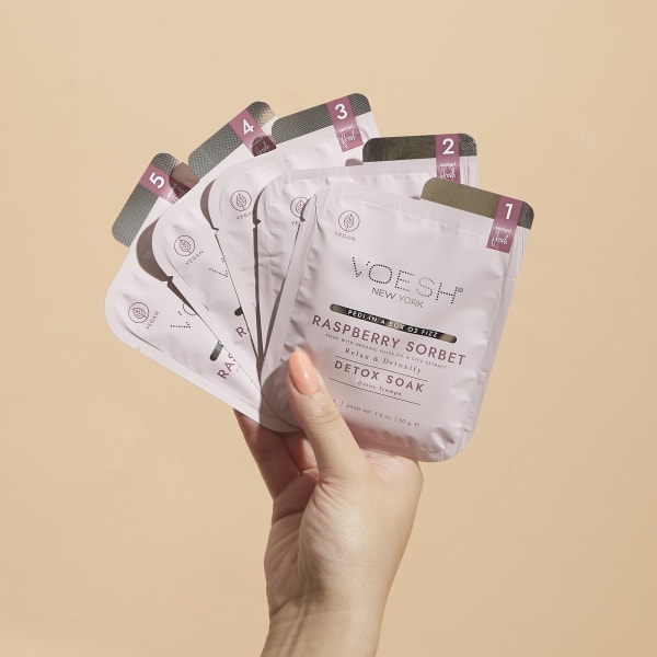 VOESH Pedi in a Box O2 Fizz 5 bước - Kem mâm xôi - Hộp 50