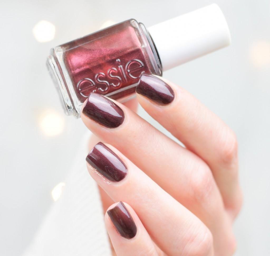 Sơn móng tay Essie Decadent Dish 615