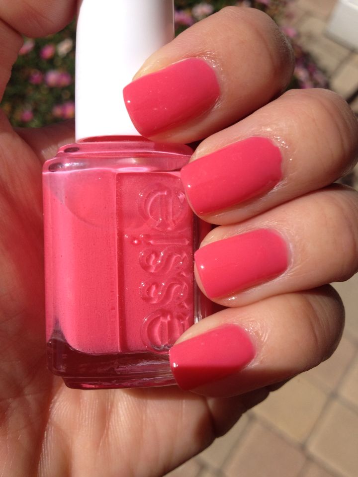 Sơn móng tay Essie Guilty Pleasures 643