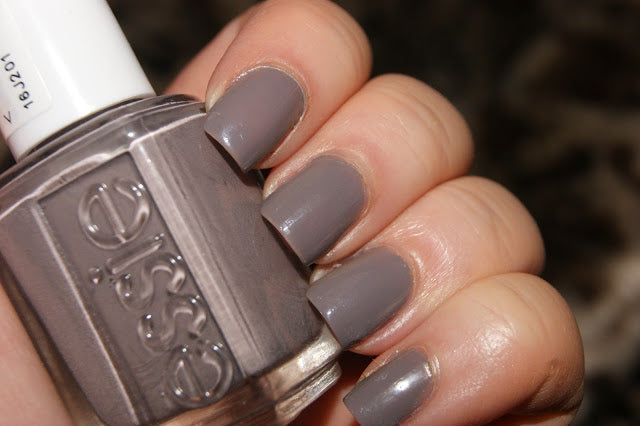 Essie Nail Polish Chinchilly 696