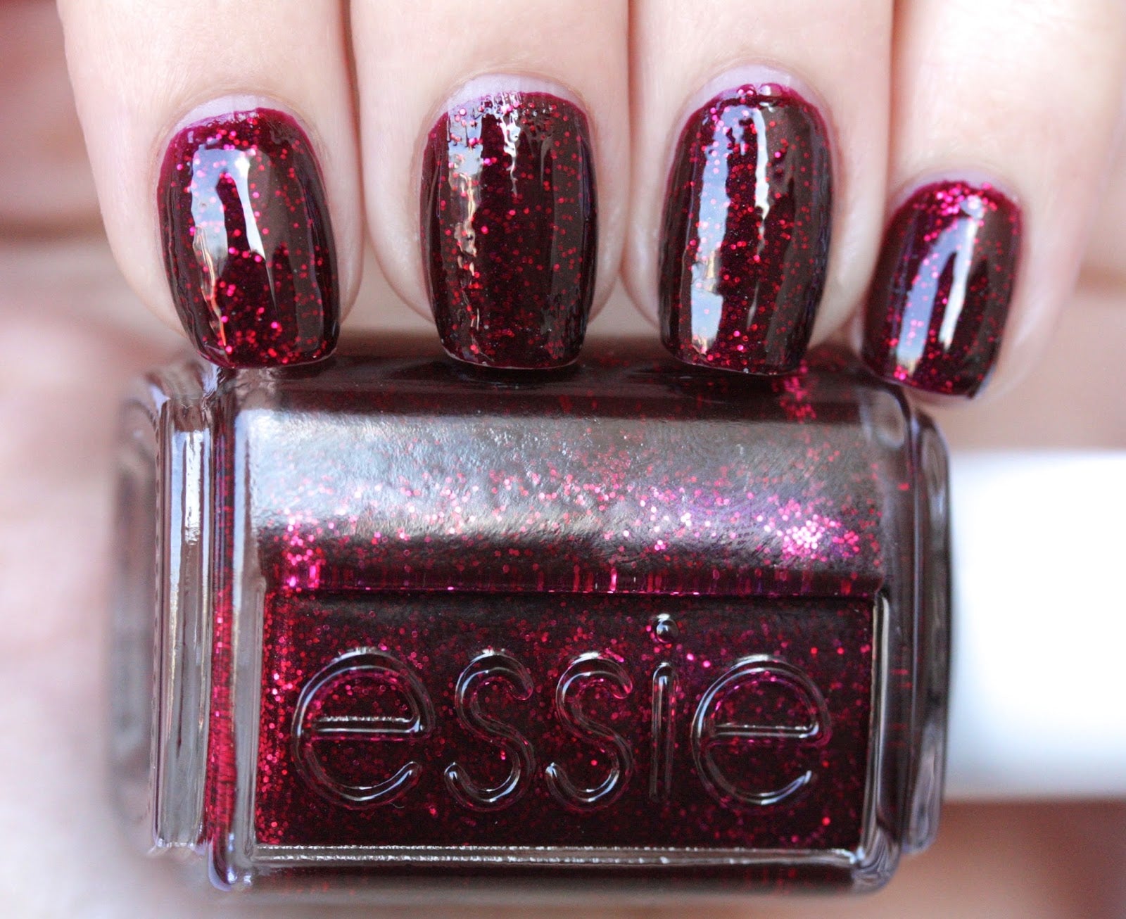 Essie Nail Polish Toggle To The Top 854